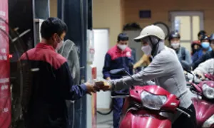 Giá xăng vượt 20.000 đồng một lít Giá xăng vượt 20.000 đồng một lít
